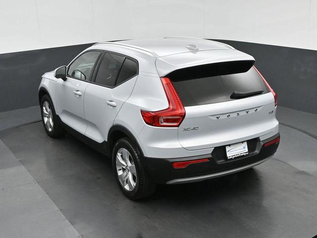 Photo of 2021 Thunder Grey Metallic Volvo XC40