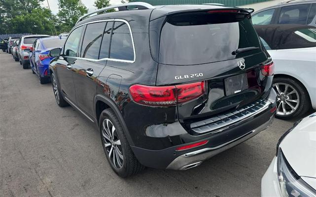 Photo of 2021 Black Mercedes-Benz GLB 250