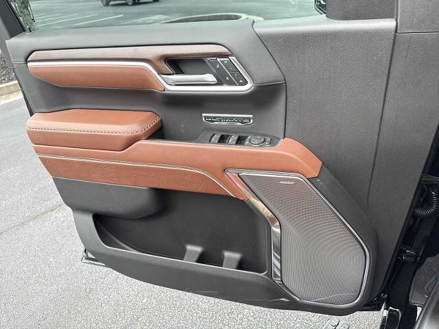 Photo of 2025 Onyx Black GMC Sierra 1500