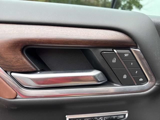 Photo of 2025 Onyx Black GMC Sierra 1500