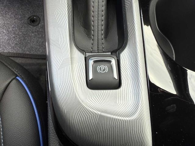 Photo of 2025 Summit White Buick Envista
