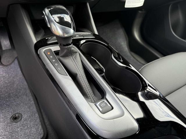 Photo of 2025 Summit White Buick Envista
