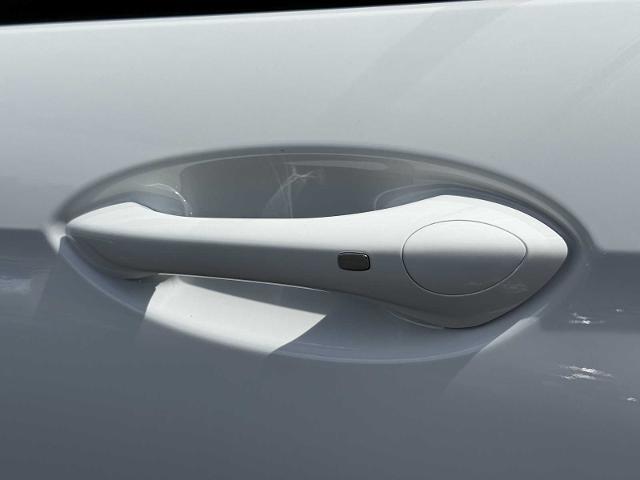 Photo of 2025 Summit White Buick Envista