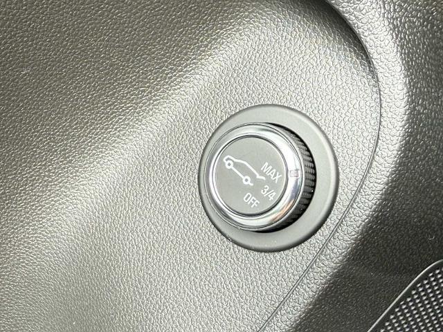Photo of 2025 Summit White Buick Envista