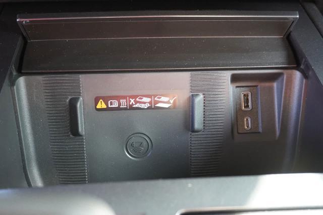 Photo of 2025 Void Black GMC HUMMER EV SUV