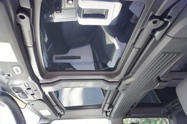 Photo of 2025 Void Black GMC HUMMER EV SUV