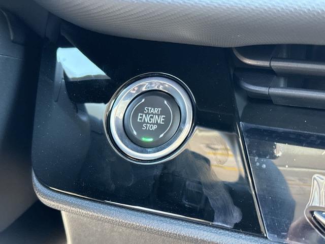 Photo of 2025 Summit White Buick Envision