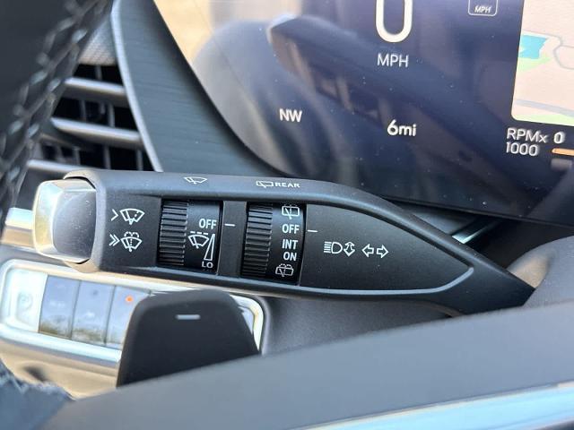 Photo of 2025 Summit White Buick Envision