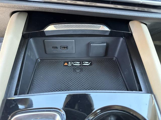 Photo of 2025 Summit White Buick Envision