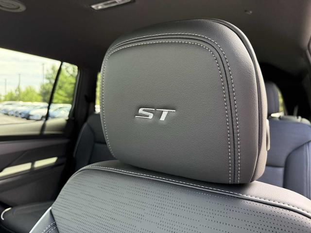 Photo of 2025 Summit White Buick Enclave