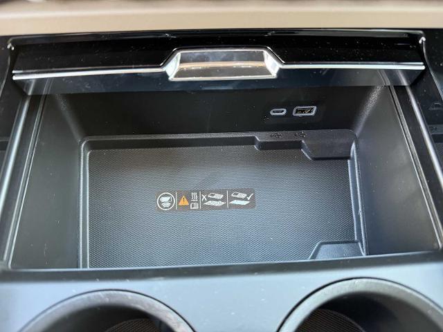 Photo of 2025 White Frost Tricoat GMC Yukon