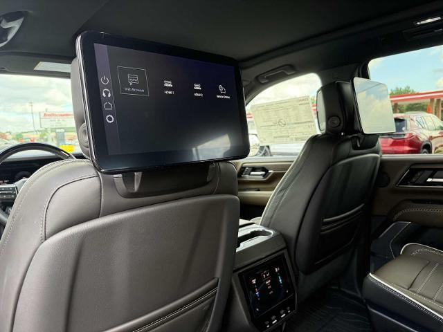Photo of 2025 White Frost Tricoat GMC Yukon