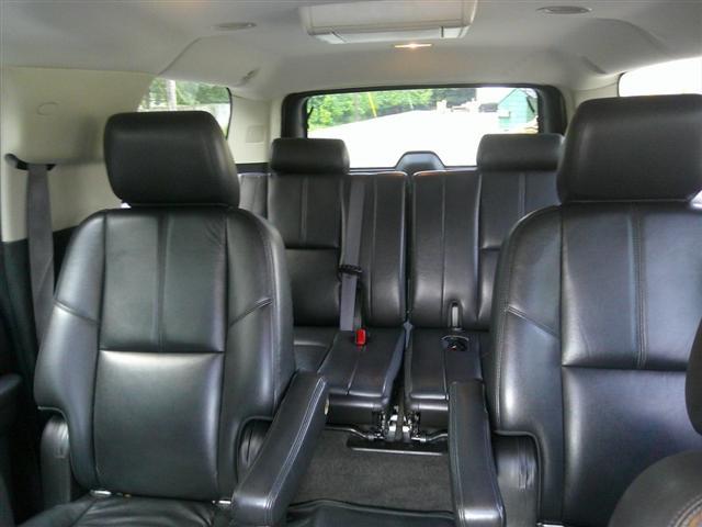 Photo of 2014 Summit White Chevrolet Suburban