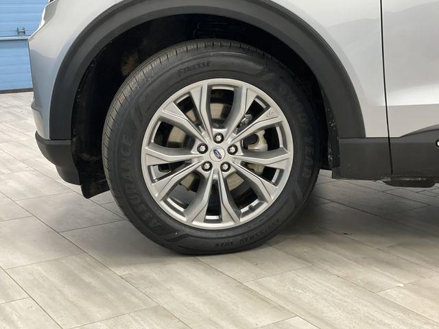 Photo of 2023 Iconic Silver Metallic Ford Explorer