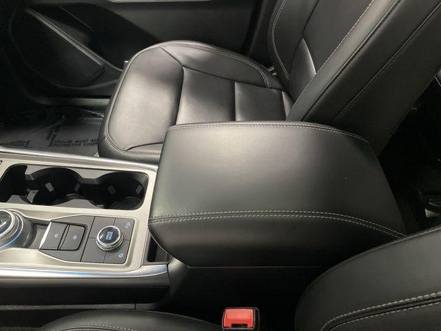 Photo of 2023 Iconic Silver Metallic Ford Explorer