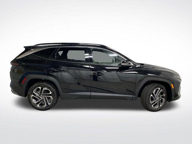 Photo of 2025 Phantom Black Hyundai TUCSON