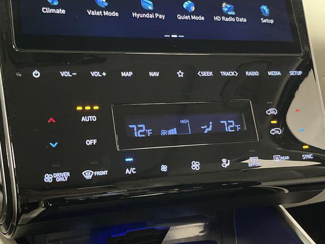Photo of 2024 Amazon Gray Hyundai TUCSON Hybrid