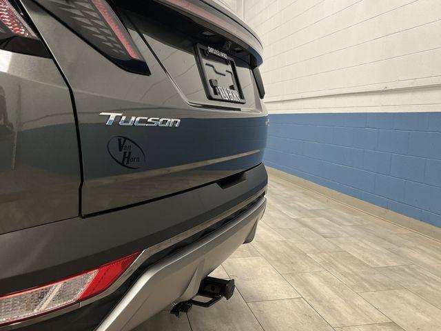 Photo of 2024 Amazon Gray Hyundai TUCSON Hybrid