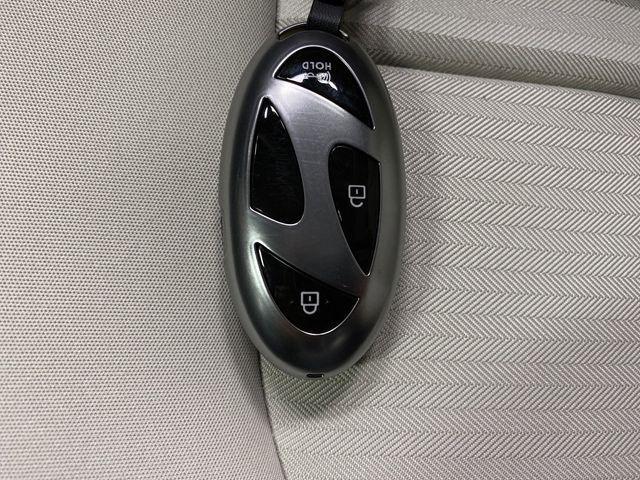 Photo of 2025 Abyss Black Hyundai SONATA Hybrid