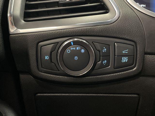 Photo of 2019 Gray Ford Edge