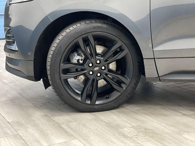 Photo of 2019 Gray Ford Edge