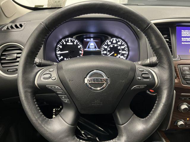 Photo of 2020 Magnetic Black Pearl Nissan Pathfinder
