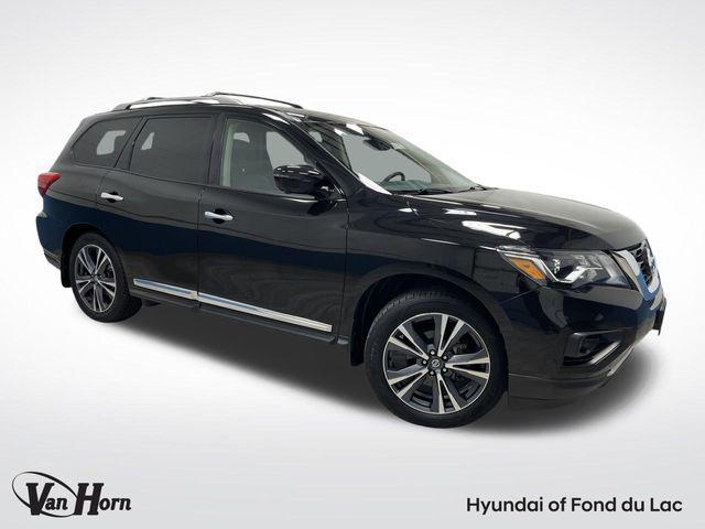 Photo of 2020 Magnetic Black Pearl Nissan Pathfinder