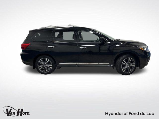 Photo of 2020 Magnetic Black Pearl Nissan Pathfinder