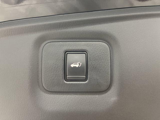 Photo of 2020 Magnetic Black Pearl Nissan Pathfinder