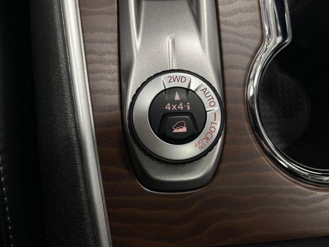 Photo of 2020 Magnetic Black Pearl Nissan Pathfinder