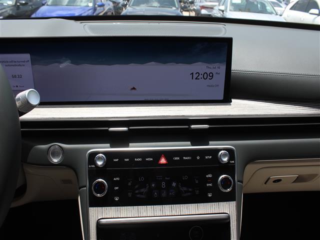 Photo of 2025 Vik Black Genesis GV80