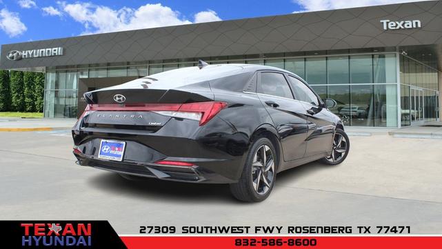 Photo of 2023 Onyx Black Hyundai ELANTRA
