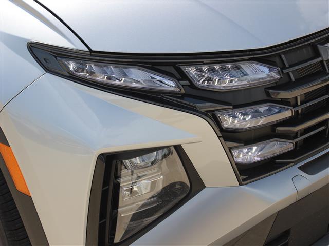 Photo of 2025 Shimmering Silver Hyundai TUCSON Hybrid