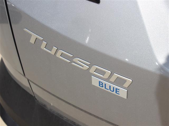 Photo of 2025 Shimmering Silver Hyundai TUCSON Hybrid