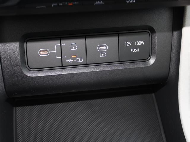 Photo of 2025 Shimmering Silver Hyundai TUCSON Hybrid