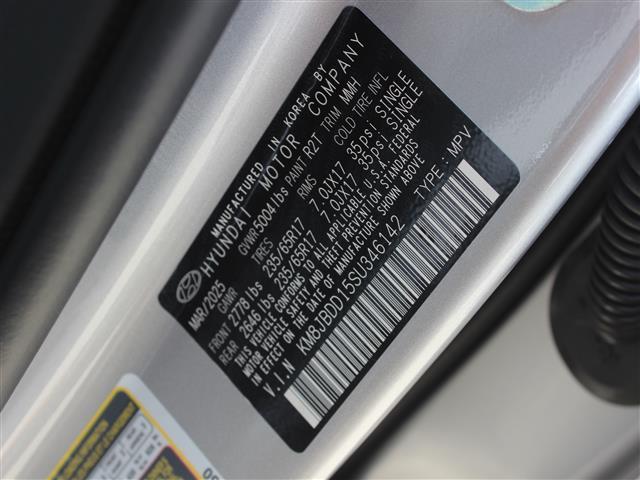 Photo of 2025 Shimmering Silver Hyundai TUCSON Hybrid