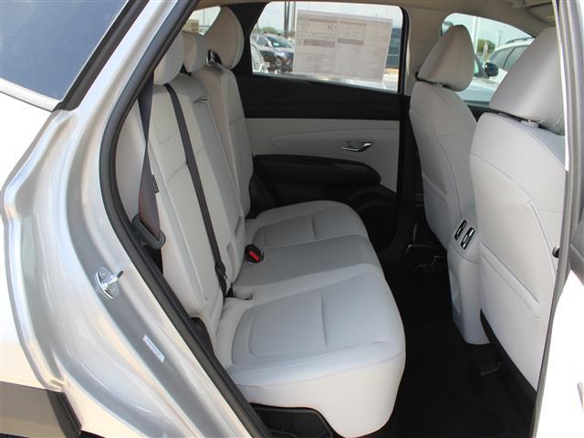 Photo of 2025 Shimmering Silver Hyundai TUCSON Hybrid