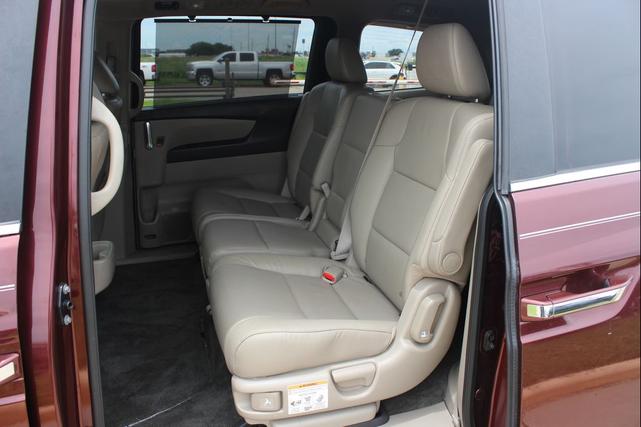 Photo of 2016 Deep Scarlet Pearl Honda Odyssey