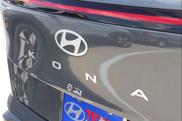 Photo of 2025 Ecotronic Gray Pearl Hyundai KONA