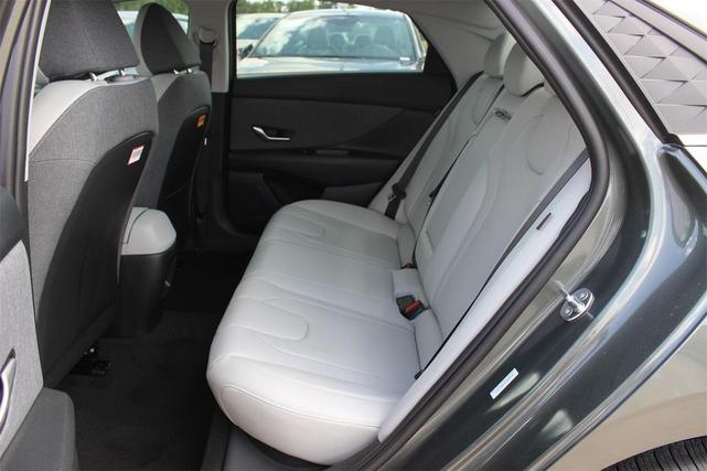 Photo of 2025 Amazon Gray Hyundai ELANTRA