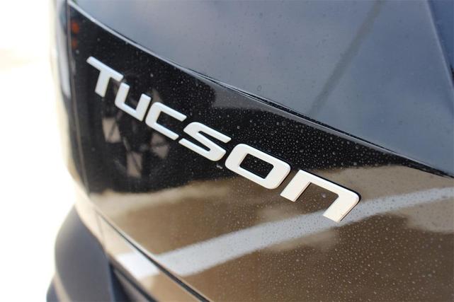 Photo of 2025 Phantom Black Hyundai TUCSON