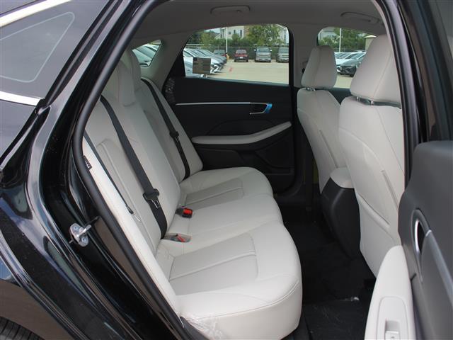 Photo of 2025 Abyss Black Hyundai SONATA