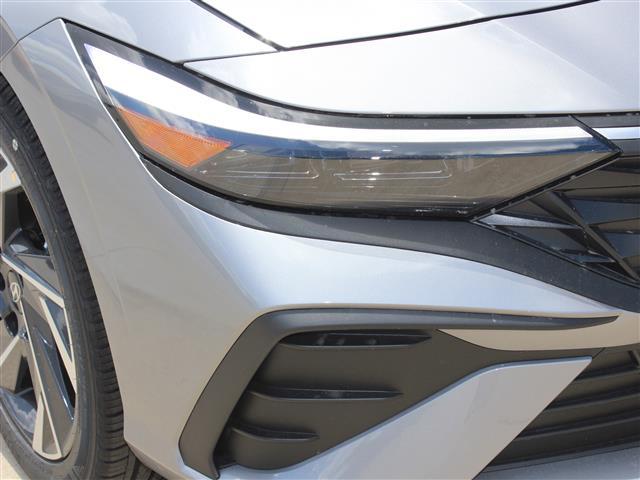 Photo of 2025 Fluid Metal Hyundai ELANTRA