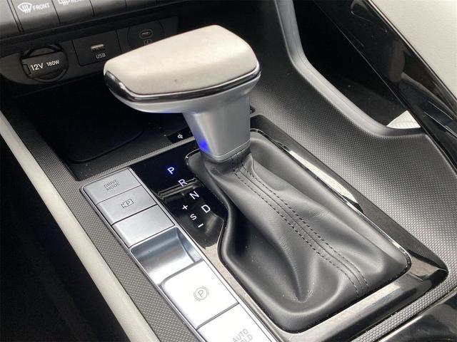 Photo of 2025 Serenity White Hyundai ELANTRA