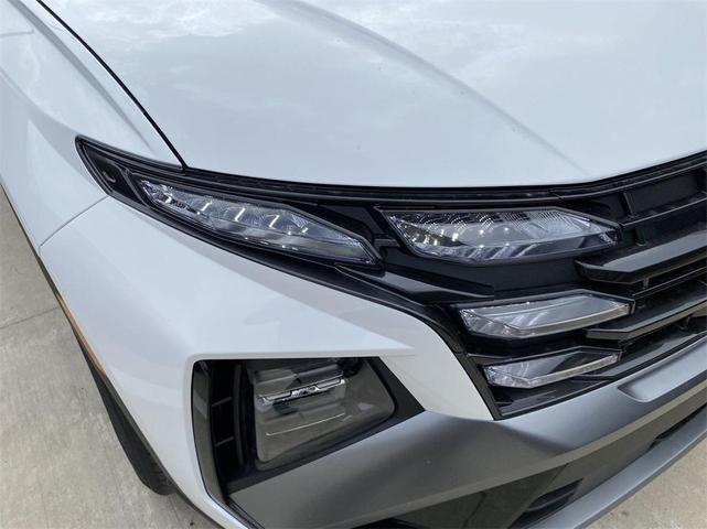 Photo of 2025 Serenity White Pearl Hyundai TUCSON
