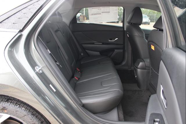 Photo of 2025 Amazon Gray Hyundai ELANTRA