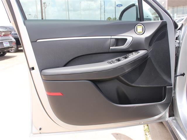Photo of 2025 Aero Silver Hyundai SONATA