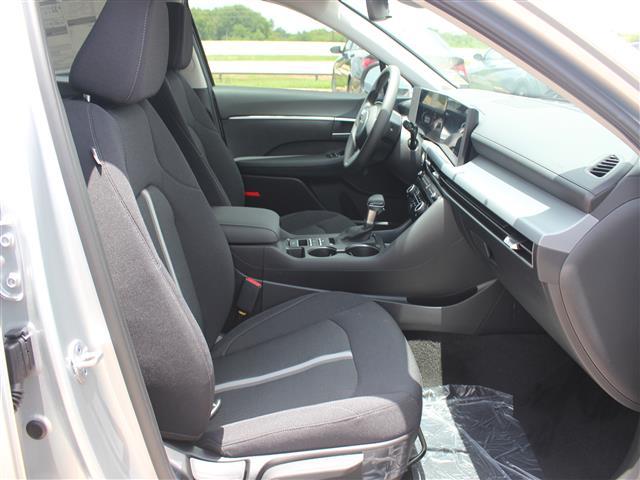Photo of 2025 Aero Silver Hyundai SONATA