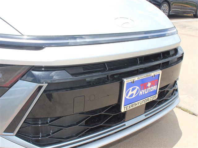 Photo of 2025 Aero Silver Hyundai SONATA