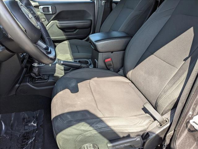 Photo of 2018 Granite Crystal Metallic Clearcoat Jeep Wrangler Unlimited